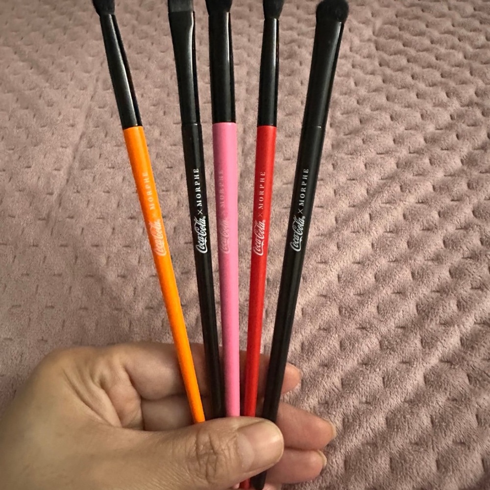 Morphe Vibrant Brush Set - Orange, Pink, Red, Black